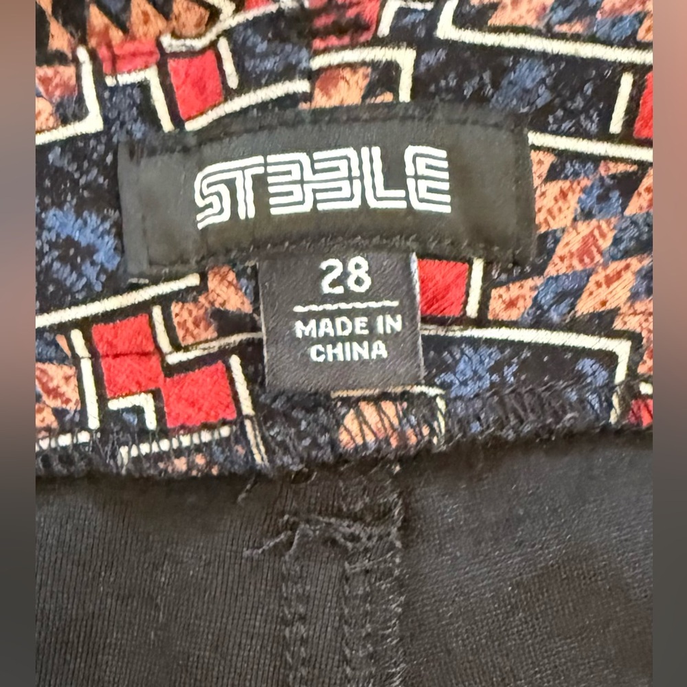 ST33LE  Men's Navy/Red Diamonds Stretch Knit Shorts Size 28 EUC - Picture 8 of 9